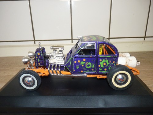 Ente 2cv im hot - 1:18 ente,